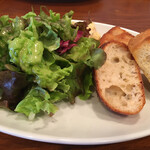 Caldo - サラダ＋パン