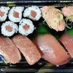 寿司市場 魚魚丸 - 料理写真:まぐろ贅沢づくし