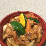 Akarenga Jingisukan Kurabu - 知床鶏丼