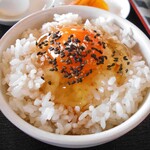 Ippinkou - 「ラーメンセット」の卵かけご飯