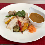 ナガタ店 - ココナッツミルクとチキンカレー…1000円（盛り付けてみた）