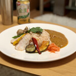 ナガタ店 - ココナッツミルクとチキンカレー…1000円（盛り付けてみた）