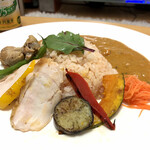 ナガタ店 - ココナッツミルクとチキンカレー…1000円（盛り付けてみた）