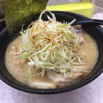 五衛門 - 豚骨醤油ネギチャーシュー麺
