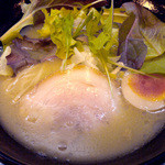 新月 - 鶏白湯　塩ラーメン　750円