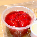 花・ふらんす食堂やまもと - デザート盛り合わせ(\500)　イチゴのスープ