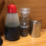 ラーメン二郎 - 【再訪】卓上のいろいろ