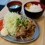 Koujimasa Kaba Mande Ya - 豚しょうが焼き定食（850円）
                        