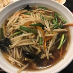 中華食堂 錦秀飯店 - もやしラーメン