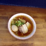 喜多方食堂 - 蔵出し醤油の鶏油・味玉