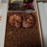 有限会社 九十九鶏本舗 - 九十九鶏弁当￥810税込み(R1.9.12撮影)