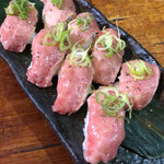 お持ち帰り　葉山牛炙寿司　660円税込　1貫