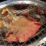 ほるたん屋 - お肉達を焼いているよん。