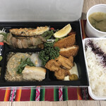快食倶楽部　万年 - 2000円のお弁当