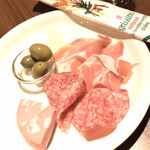 OSTERIA dieci - ちょい飲みセット。