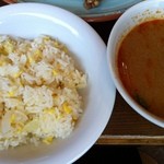 バーン・キラオ - 炒飯、トムヤンクン