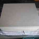 温石 - 白木箱に入っていました