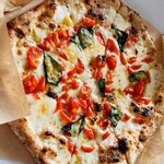 Pizzeria VOLPE BIANCA - フレッシュトマトのマルゲリータ1600円