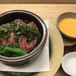 赤坂 菊乃井 - 昼懐石１２１００円（総額）。牛肉花山椒鍋。牛肉、割り下、花山椒ともに強いインパクトのある味わいです。割り下が濃すぎて。。。普通には美味しかったですよ(^｡^)