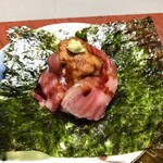 Ginza Yakiniku Sarondo Eijingu Bi-Fu - 肉刺し3種（ハツ刺し、ナカバラの青椒肉絲、北海道産雲丹とサーロインのキンパ）