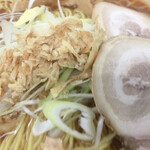 覆麺 智 - 肥後モッコスのような〜揚げ玉ねぎが特徴的ですね！