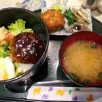 Kafe Ando Dainingu Honoka - （2019/12月）ランチ「赤ワイン煮のロコモコ丼とメンチカツ」