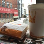 バーガーキング - カウンターからの眺め、豚汁店がもうじきOPEN