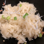 鎌倉釜飯 かまかま - お椀によそったところ