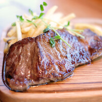 バル デ エスパーニャ ムイ 東京店 - ホリデーランチ 2000円 のステーキ