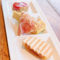 バル デ エスパーニャ ムイ 東京店 - ホリデーランチ 2000円 のタパス3種