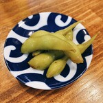 串焼き 巴 - サービスの枝豆