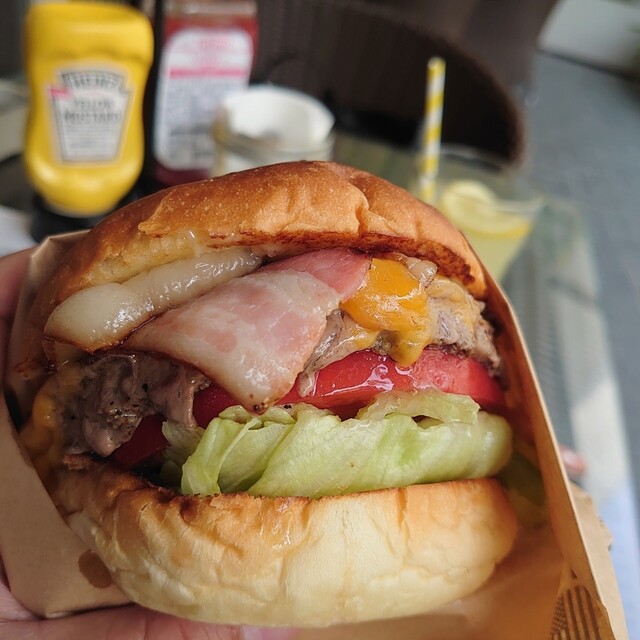 Hohokam Diner ホホカムダイナー 明治神宮前 ハンバーガー 食べログ