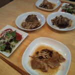 フクモト - 皿に盛り付けてみた。センスがない。