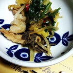 柴田ホルモン 本店 - 　　ちょっとよそってみました①