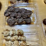 やきとり智家 - 上段:もも＠150円(税抜)
中段:ハツ＠150円(税抜)
下段:つくね＠150円(税抜)