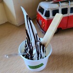 Aguri- Dakku - バニラのカップ(300円)チョコレートソースがけです。