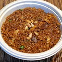 CINA New Modern Chinese - 中国たまり醤油の黒チャーハン