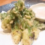 友食人酒 - タラの芽のテンプラ