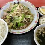 中華料理 喜楽 - 「肉野菜炒め定食」750円也。