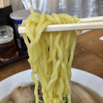 瀬戸内ラーメン 大島 - 中くらいのちぢれ麺 スープのからみは良い