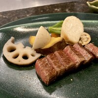 鉄板焼 花 - 特選黒毛和牛雌牛A5ランクサーロインステーキ