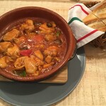 アティコドス - 鶏モモ肉のチリンドロン