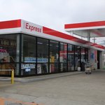 ログキット 佐世保大塔店 - 河原石油の待合所の中にあります。