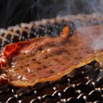 炭火焼肉 日本橋イタダキ - 炭火でひとつづつ丁寧に焼き上げます