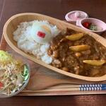 カフェ トモタス - 爆雷極みカレー