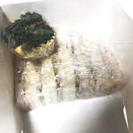 ウエスト青山ガーデン - こんな感じで入れてくれます。通常の2割引きで販売されてるので大変お得です。チキンサンドウィッチ、いつか復活してほしいでーす(Ｔ＿Ｔ)