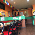 ヒマール キッチン - 広々とした店内