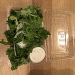 エミーズ キッチン - スペアリブのサラダ
