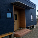 くまのフライパン - お店の建物には店名が書かれたものが何もない