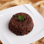 CAFE LA VIDA - アロスコングリ（キューバ風黒豆炊き込み御飯）